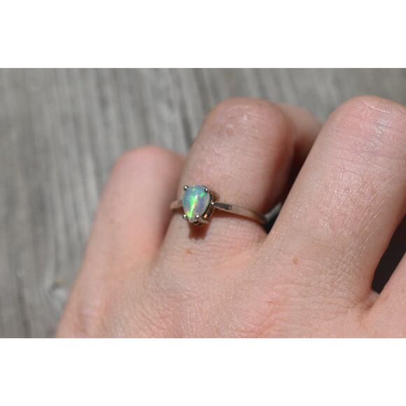 Opal ring, pear opal ring, natural opal, alternative engagement ring - Picture 1 of 4